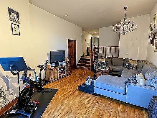 5th image of 162 W 80th St APT 4A