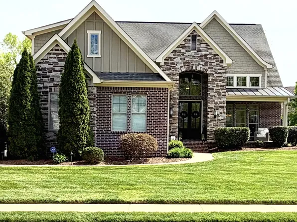 8336 Georgetown Bay Dr, Ooltewah, TN 37363