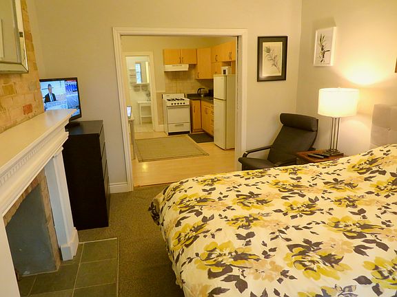 5th image of 49 Woodbine Ave #2