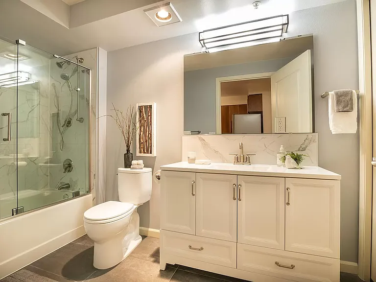 124 Bellevue Ave E #200 — Photo 11