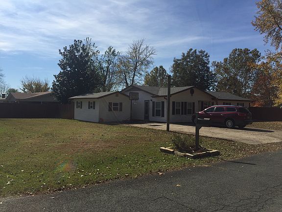 2nd image of 2600 Miller Ave