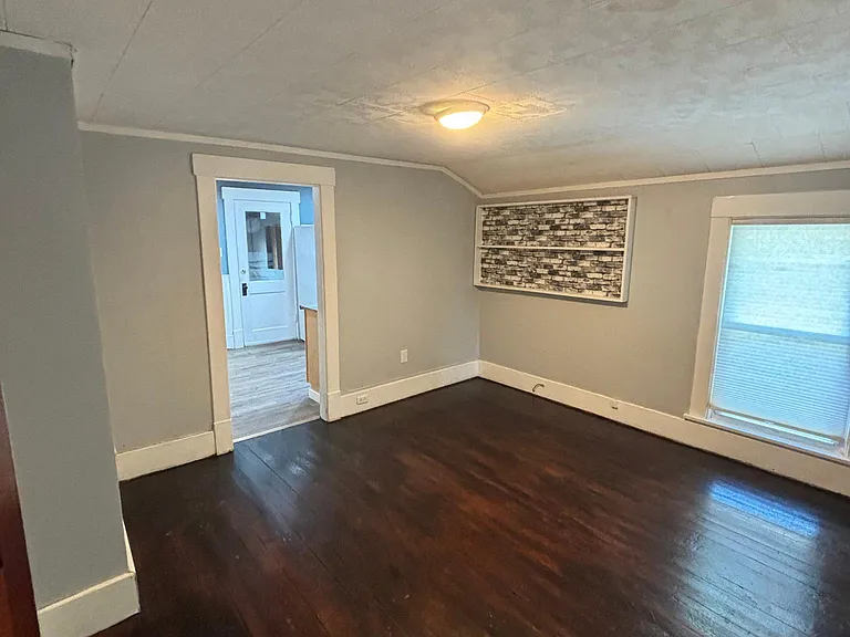 338 Main St — Photo 9