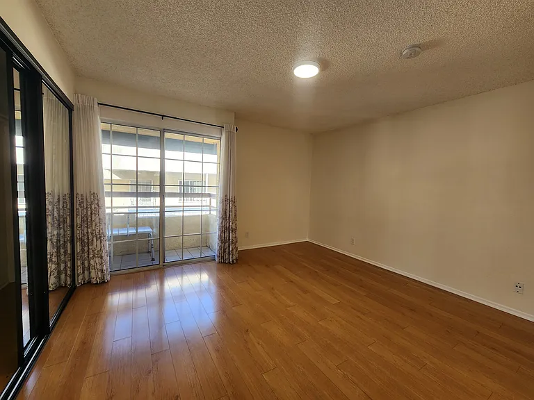1118 N Kenmore Ave #2 — Photo 20