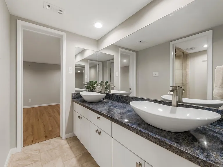 3141 Bissonnet St — Photo 10