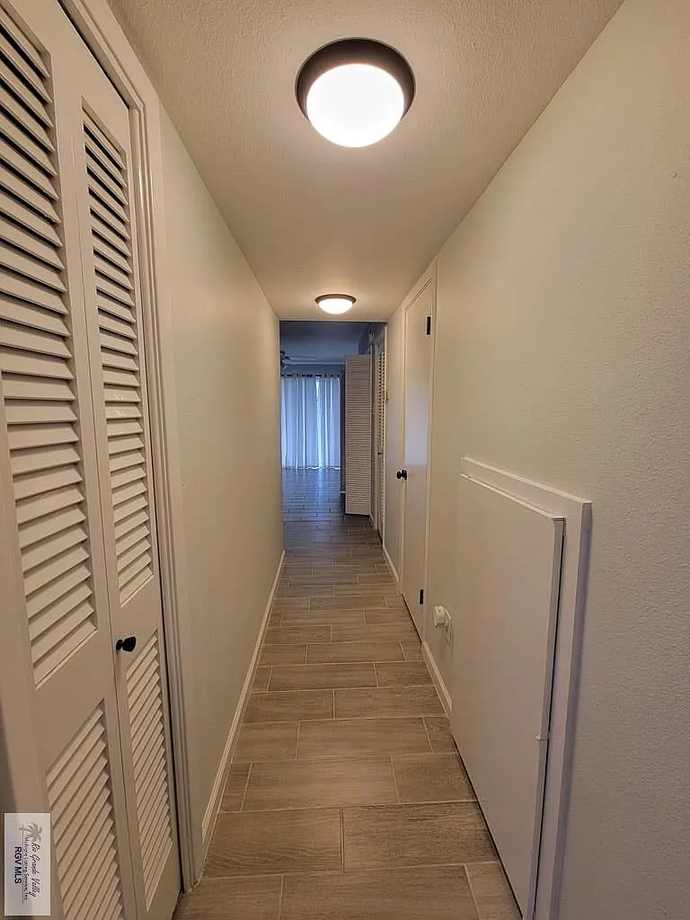 2 bed, 1.5 bath, 1152 sqft, $1,300 — Photo 4