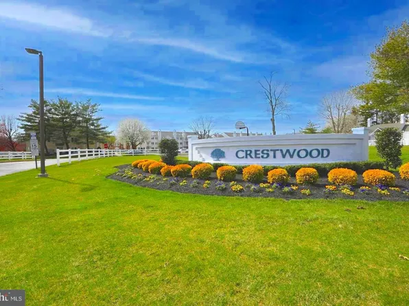 92 Catherine Ct, Levittown, PA 19057