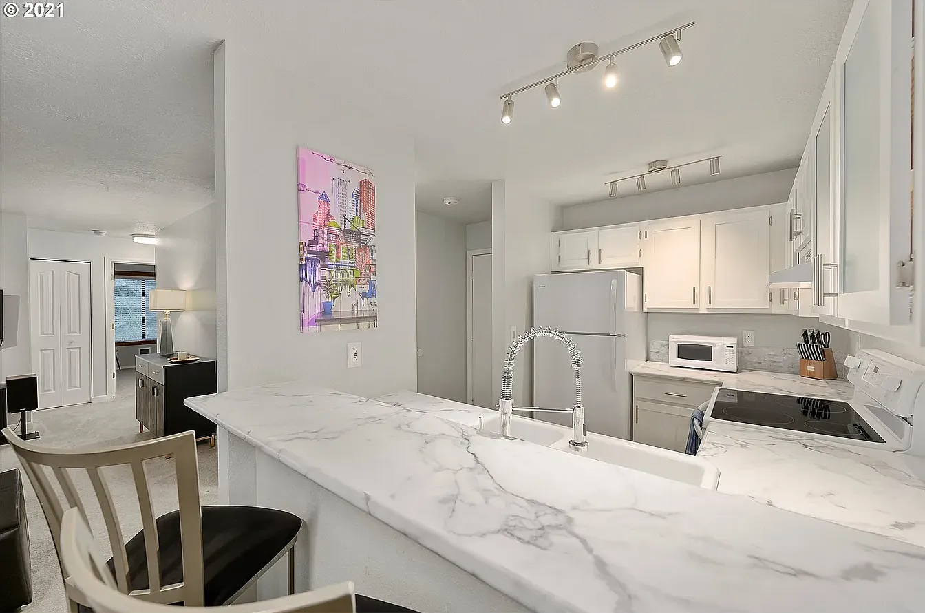 2 bed, 974 sqft, $2,095 — Photo 3