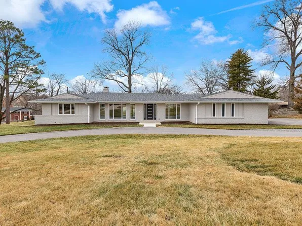 363 Hackmann Ln, Saint Louis, MO 63141