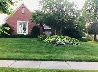 5821 Muirfield Ln, Troy, MI 48085