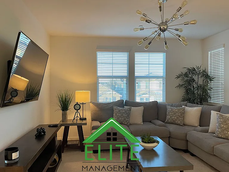 1722 Plumas Dr — Photo 4