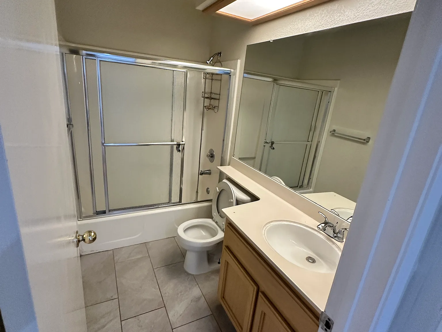 3 bed, 2.5 bath, 1700 sqft, $4,900 — Photo 4