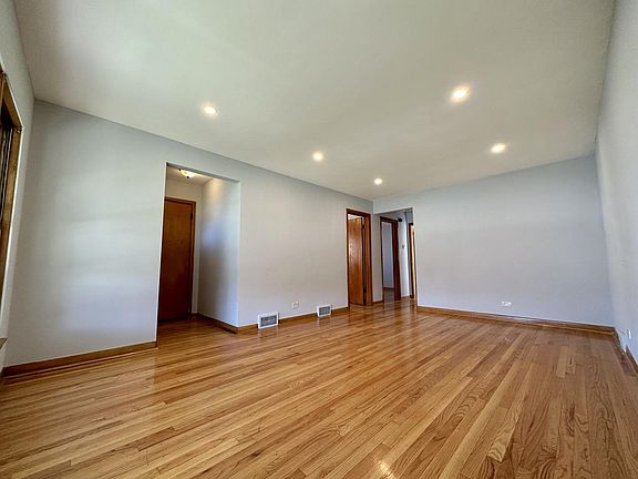 5th image of 3513 S 57th Ave