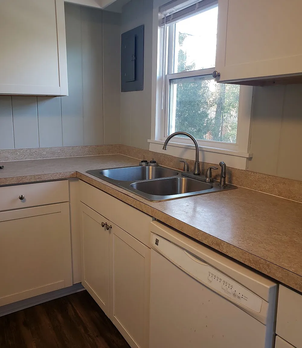 Oak Street Apartments - 1203 — Photo 4