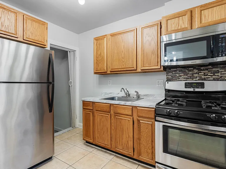 1557 42nd St SE — Photo 9