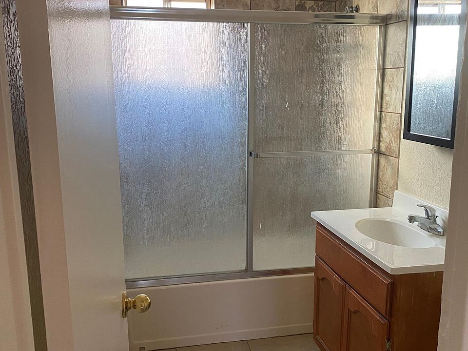 2nd image of 3420 S Victoria Ave #1/2