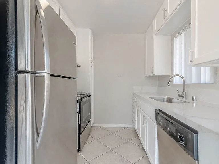 Citra Apartments — Photo 14