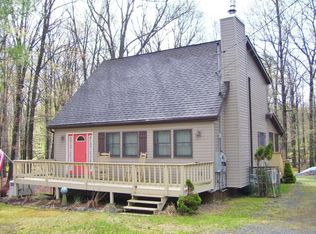 256 Forest Ridge Dr, Hawley, PA 18428