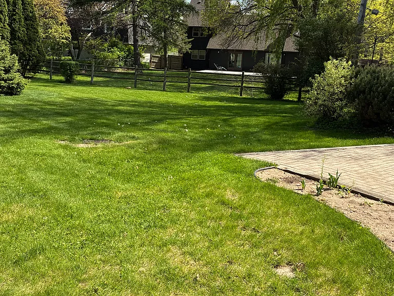 85 S Huron Dr — Photo 18