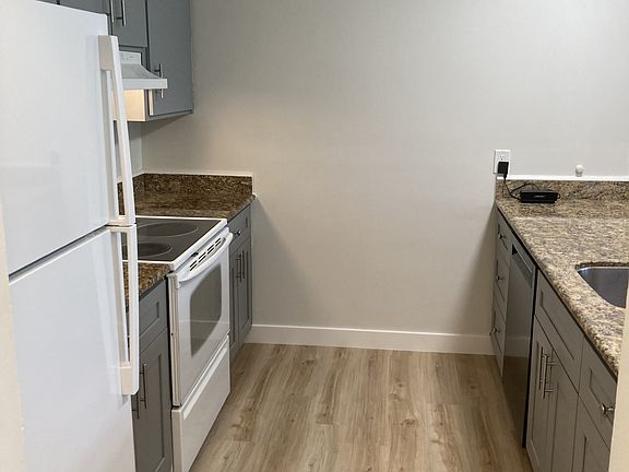 4th image of 13872 NE 60th Way APT 112