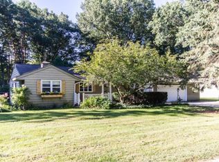 726 Pine Bay Ave, Holland, MI 49424