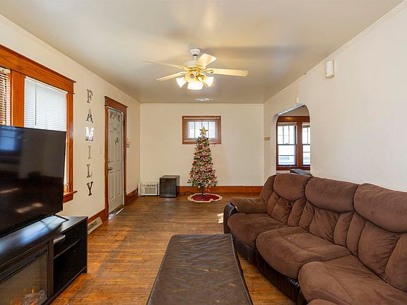 4th image of 1207 E Donald St