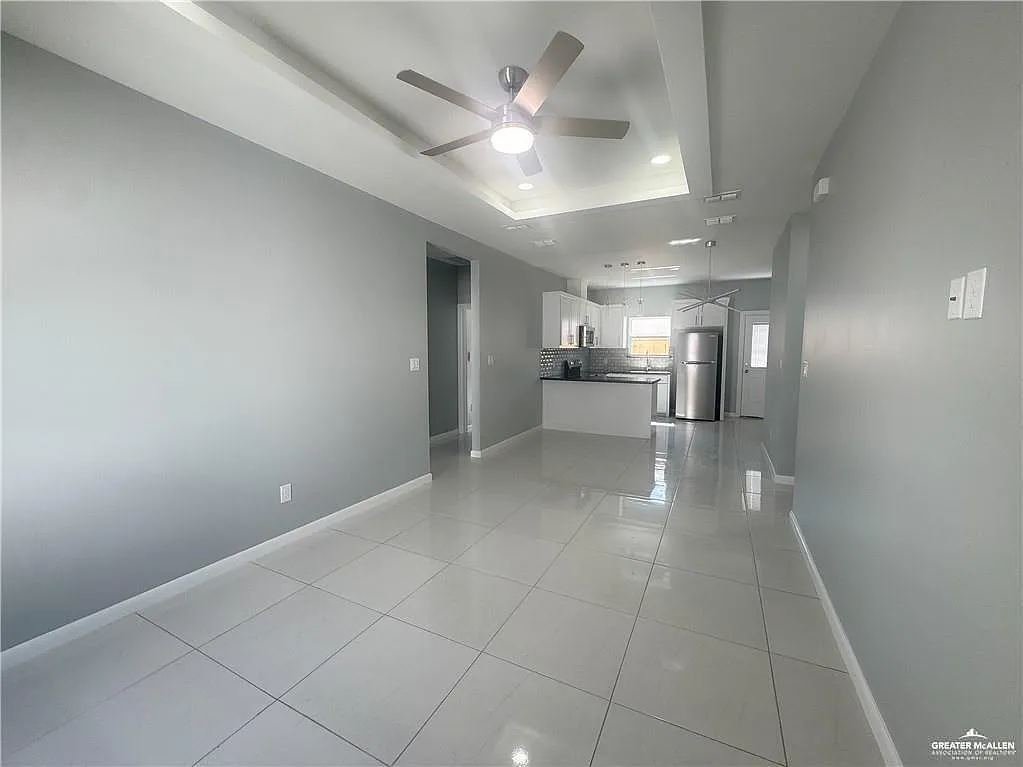 3 bed, 2.0 bath, 1106 sqft, $1,325 — Photo 2