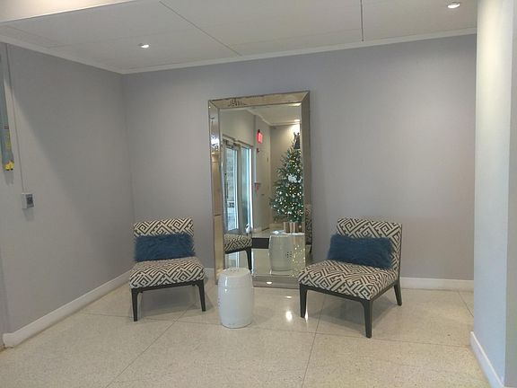 4th image of 1250 West Ave APT 15R