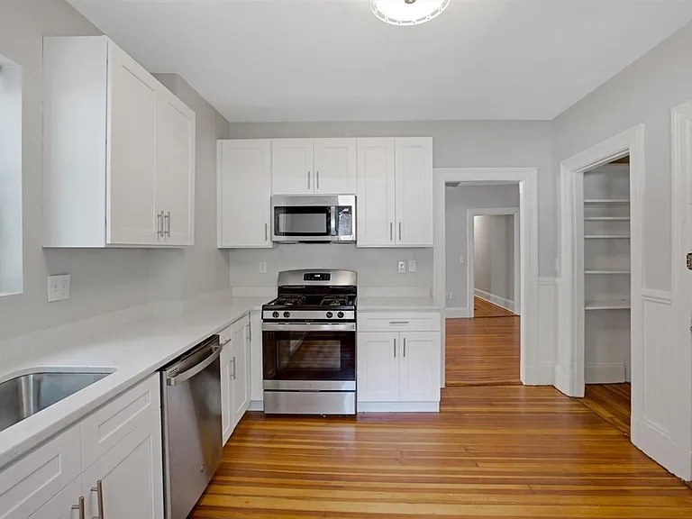116 Winthrop Rd #3 — Photo 3