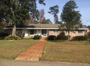 31 Glenwood Dr, Laurel, MS 39440