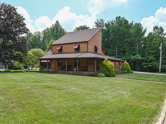 5th image of 823 Christopher Dr