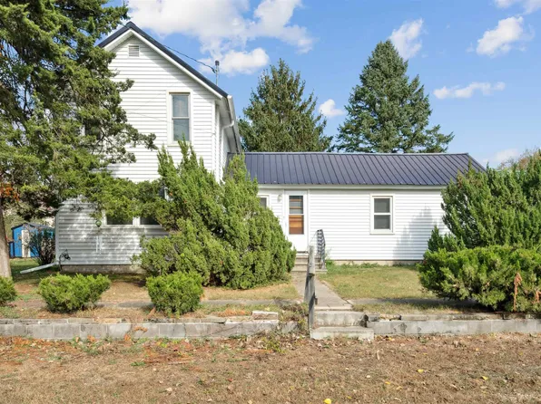 100 Volga St, Volga, IA 52077