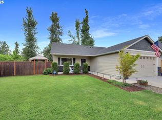 35 Almond Way, Creswell, OR 97426