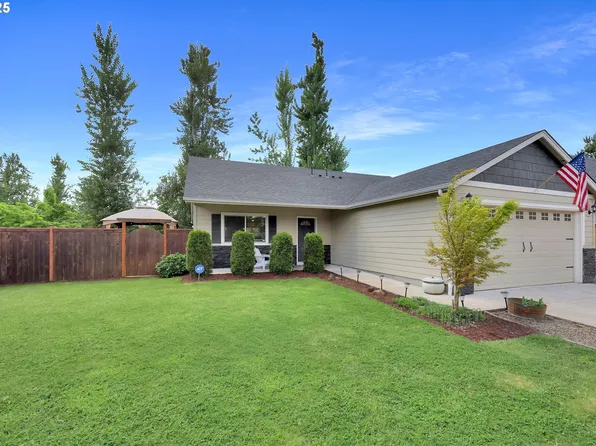 35 Almond Way, Creswell, OR 97426