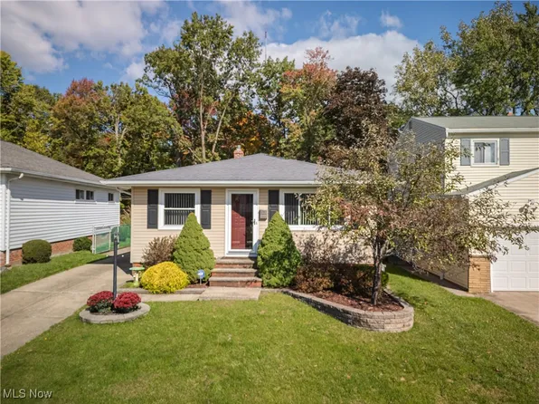 2430 Park Dr, Parma, OH 44134