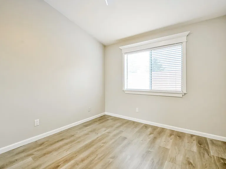 1297 E Tradewind Dr — Photo 14