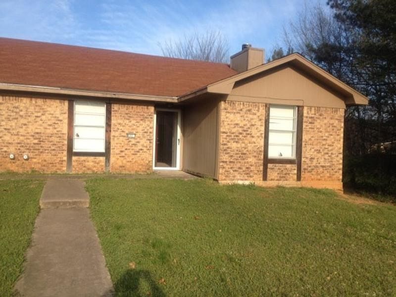 1st image of 811A Faircreek Ln