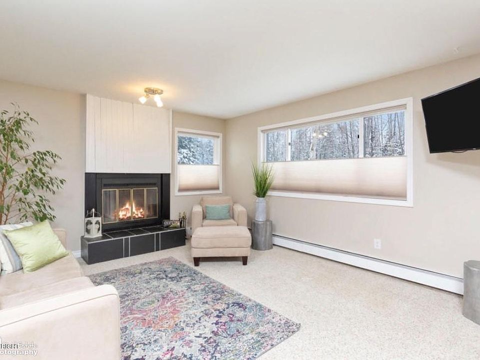 1st image of 1610 Eastridge Dr APT 101