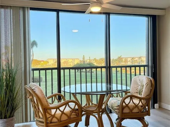 57 High Point Cir W APT 201, Naples, FL 34103