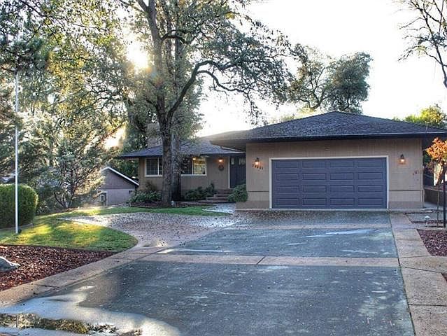 1st image of 23601 Woodhaven Pl