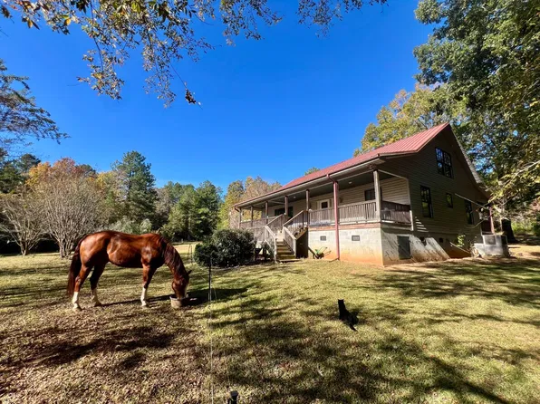3557 E Peach Rd, Ridgeway, SC 29130