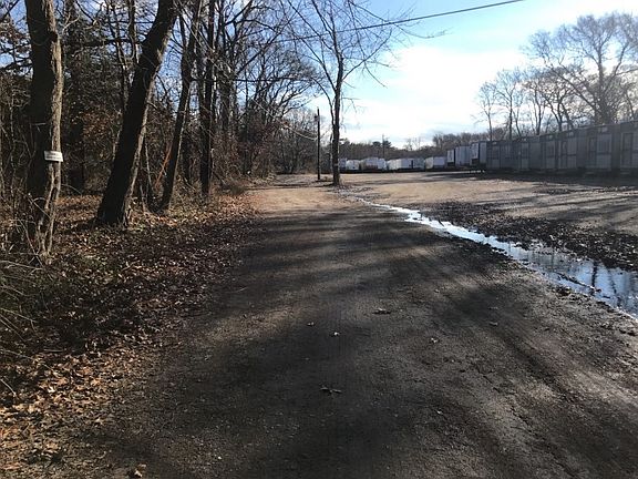 4th image of 137 Swezey Dr