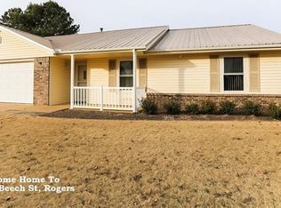 2803 W Beech St, Rogers, AR 72756
