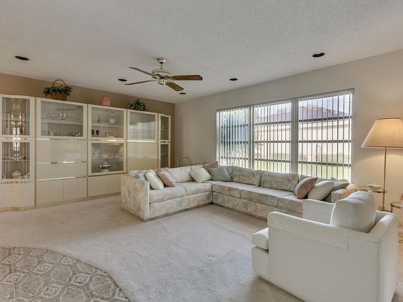 5th image of 5337 Lakefront Blvd APT D