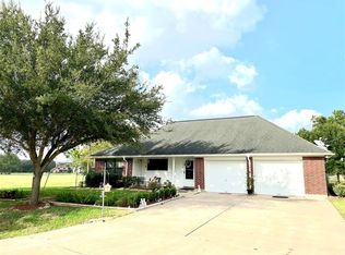 1414 Prairie Ct, Angleton, TX 77515