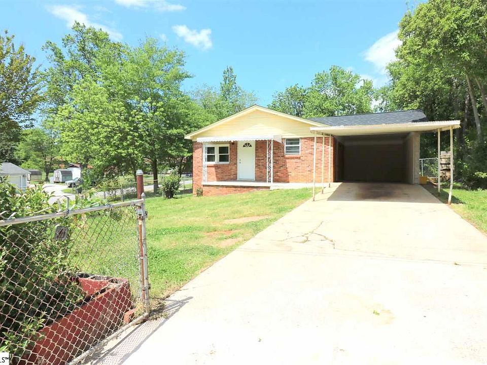 1st image of 114 Bluff Dr