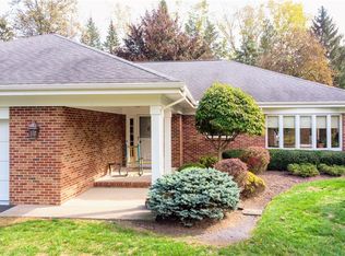 12 Powdermill Dr, Pittsford, NY 14534
