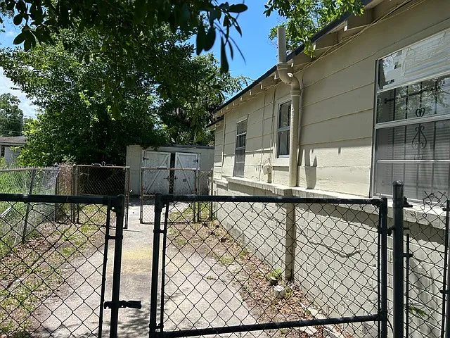 1708 W 24th St — Photo 14