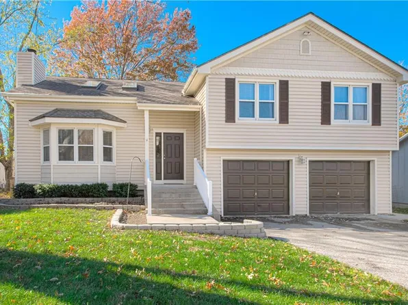 14441 Brentwood Dr, Lenexa, KS 66215