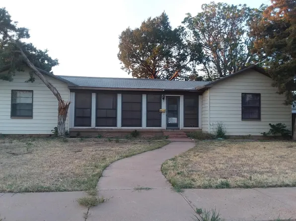 712 13th St, Abernathy, TX 79311