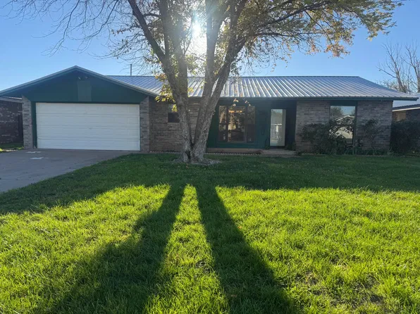 2908 Mesa Dr, Plainview, TX 79072